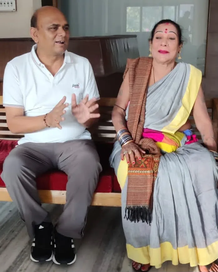 जमशेदपुर में तीजनबाई से अशोक गोयल ने सांस्कृतिक गतिविधियों पर घंटों की थी चर्चा