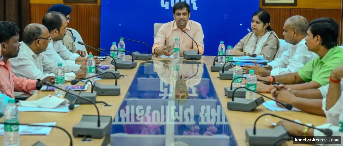 देवघर: उपायुक्त ने की SIR-2026 और कल्याणकारी योजनाओं की समीक्षा, अधिकारियों को दिए सख्त निर्देश