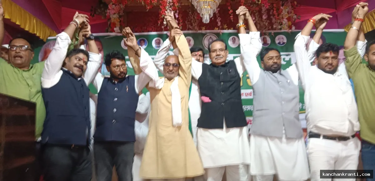 देवघर में धूमधाम से मनाया गया राजद का 30वाँ स्थापना दिवस, विधायक सुरेश पासवान ने कार्यकर्ताओं में भरा जोश