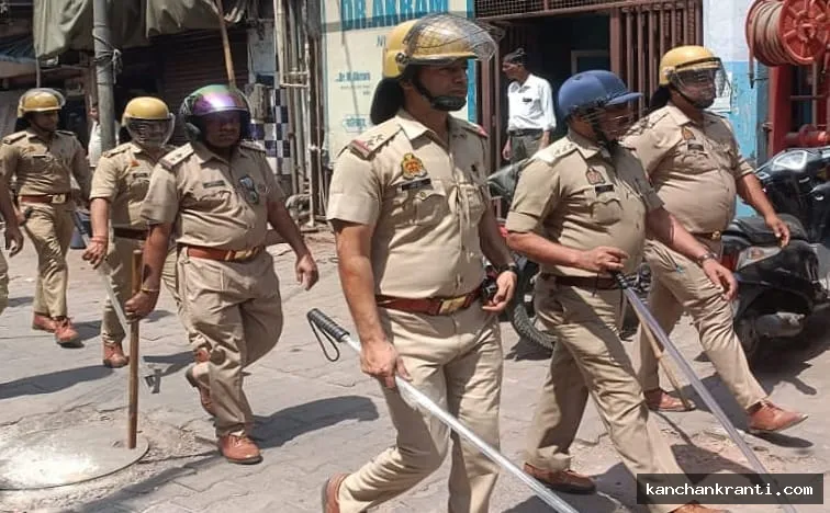 आगरा में दबंगई के आगे नहीं झुका स्वाभिमान:  संगीनों के साए में निकली बारात