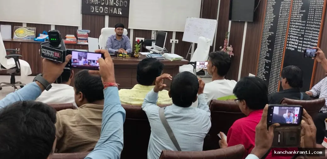 देवघर: वोटर लिस्ट दुरुस्त करने के लिए BLO को 2 दिन में भरकर दें फॉर्म, वरना संदिग्ध होगी पात्रता