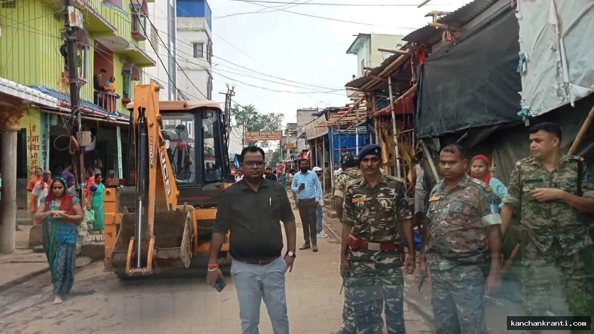 श्रावणी मेला-2026: श्रद्धालुओं की राह हुई आसान, देवघर नगर निगम के ताबड़तोड़ एक्शन में 89 दुकानें हुईं अतिक्रमणमुक्त