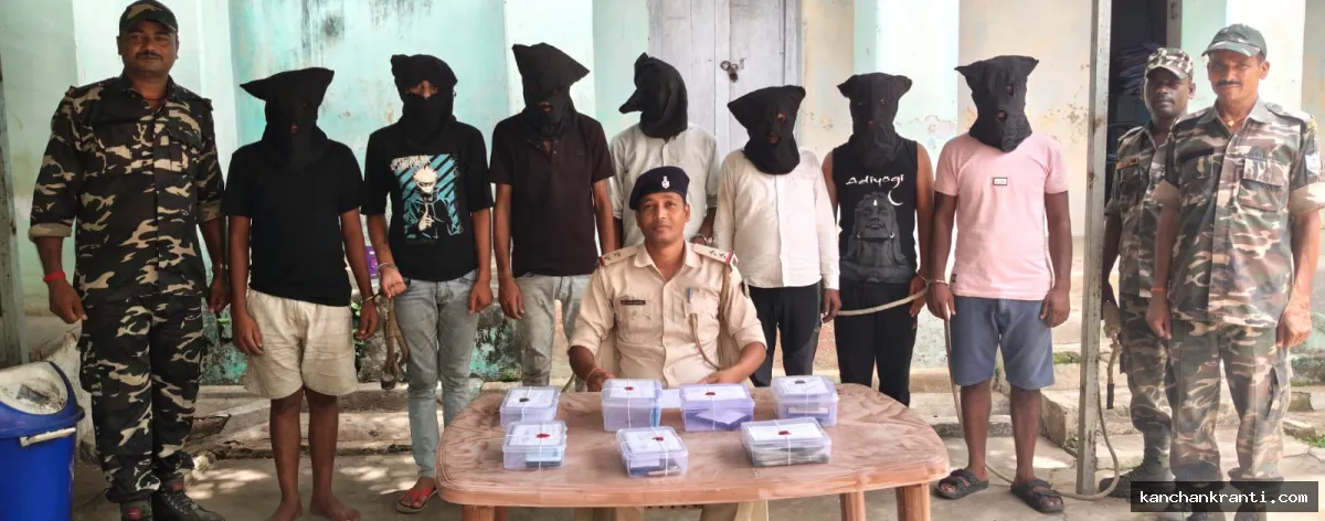 देवघर में साइबर ठगों का सिंडिकेट ध्वस्त: फ्लिपकार्ट और फोन पे के नाम पर चूना लगाने वाले 7 शातिर अपराधी गिरफ्तार, टाटा पंच कार और 17 ATM जब्त