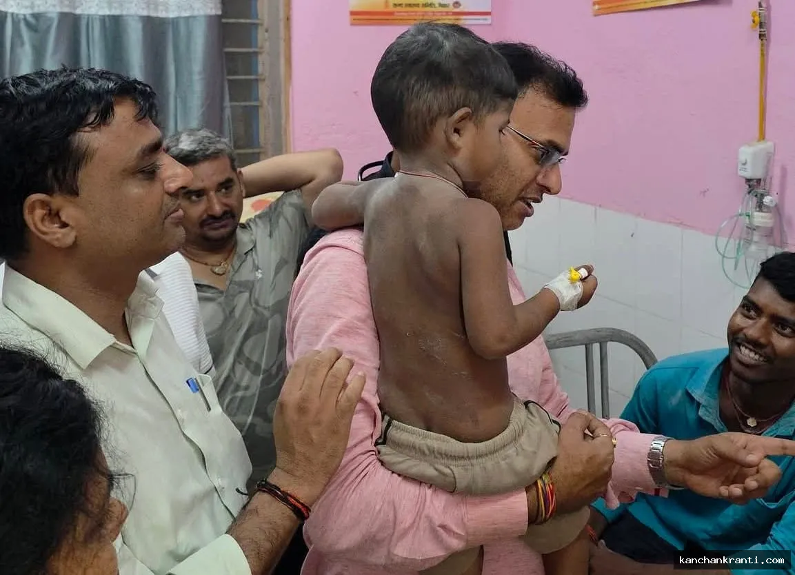 गया में चमत्कार: 300 फीट गहरे बोरवेल में गिरा 4 साल का पीयूष सुरक्षित बाहर, हाथ में मोबाइल लिए मुस्कुराता दिखा