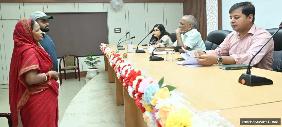 जमुई जनता दरबार में एक्शन: सात निश्चय-के तहत 40+ मामलों की सुनवाई, जमीन विवाद सुलझाने पर रहा जोर