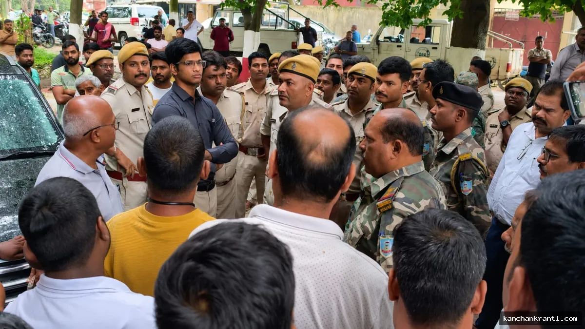 दुमका में हाई वोल्टेज ड्रामा: पूर्व CM के पूर्व आप्त सचिव के भतीजे को पकड़ने गई वन विभाग की टीम को बंधक बनाया, IFS अफसर की गाड़ी तोड़ी, आरोपी फरार!