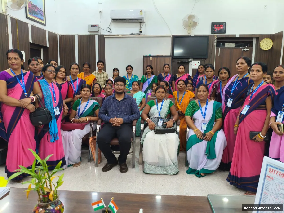 देवघर में SIR-2026 अभियान के तहत उत्कृष्ट कार्य करने वाले बीएलओ प्रशस्ति-पत्र से सम्मानित