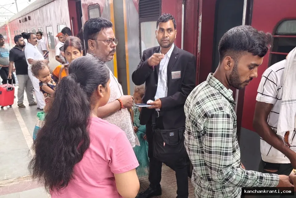 रेलवे का बड़ा एक्शन: एक ही दिन में बिना टिकट यात्रियों से वसूला 30 लाख रुपये से अधिक जुर्माना