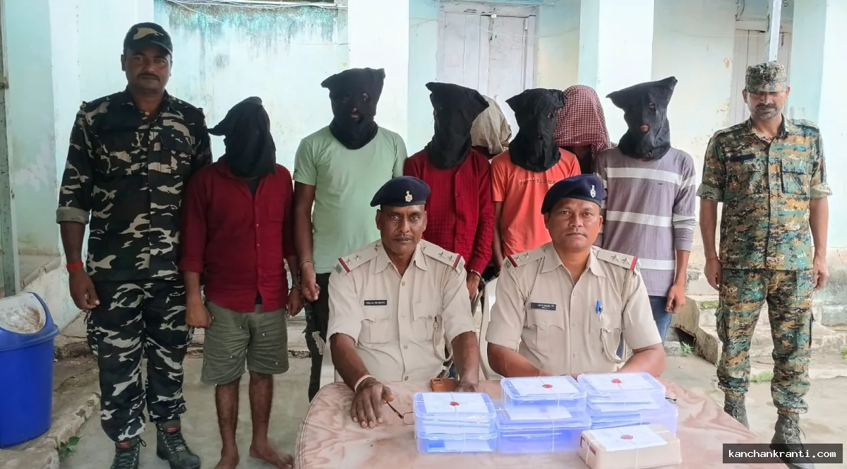 देवघर में साइबर ठगों के नेटवर्क पर पुलिस का स्ट्राइक! 13 मोबाइल और प्रतिबिंब सिम के साथ 7 दबोचे गए