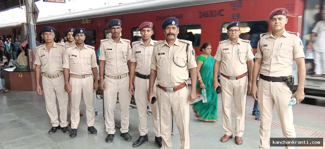 देवघर जाने वाले श्रद्धालुओं के लिए रेल पुलिस कासुरक्षा कवच, चप्पे-चप्पे पर पैनी नजर