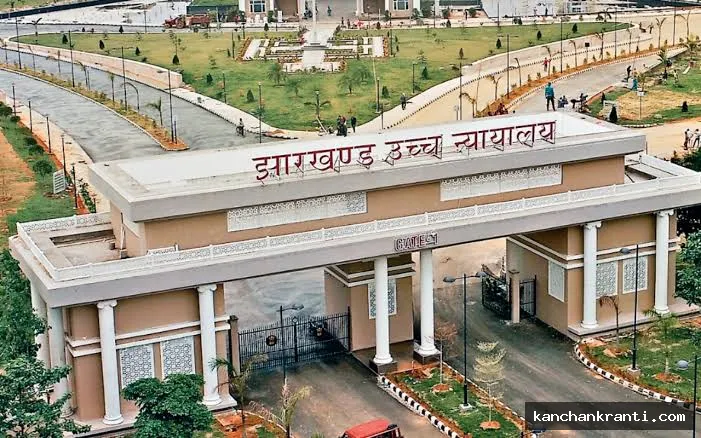 देर रात काजल-लिपस्टिक लगाने से कोई मानसिक रोगी नहीं हो जाता: हाईकोर्ट