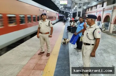 श्रावणी मेला : जसीडीह स्टेशन पर RPF जवानों मॉक ड्रिल कर परखी सुरक्षा तैयारी