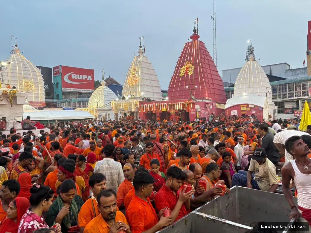 श्रद्धालुओं की सुरक्षा और सुगम जलार्पण के लिए अहले सुबह मेला क्षेत्र में उतरे उपायुक्त