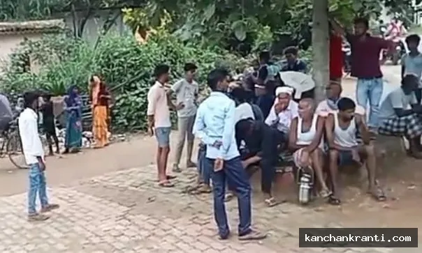 देवघर: ग्रामीण डॉक्टर की सुई से किशोर की मौत, दरवाजे पर शव रख परिजनों का हंगामा, आरोपी डॉक्टर फरार