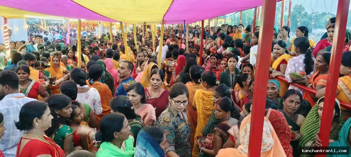 हर-हर महादेव के जयघोष से गूंजा धनेश्वरनाथ धाम, सावन की दूसरी सोमवारी पर उमड़ा आस्था का जनसैलाब