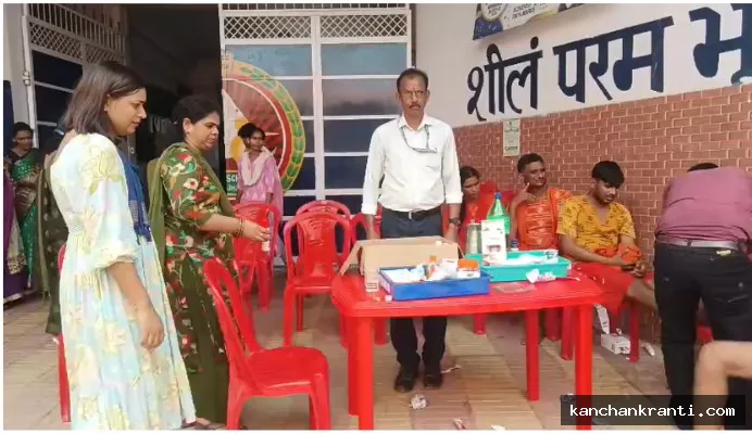 सावन की दूसरी सोमवारी : सुबह से कांवड़ियों की सेवा में जुटे रहे डिवाइन पब्लिक स्कूल के शिक्षक और कर्मी