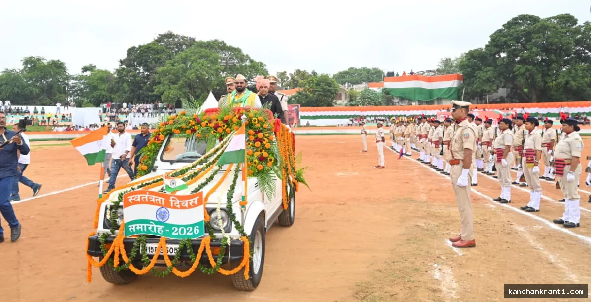 देवघर में 80वें स्वतंत्रता दिवस पर मंत्री हफीजूल हसन ने फहराया तिरंगा, गिनाईं जिले की विकास उपलब्धियां