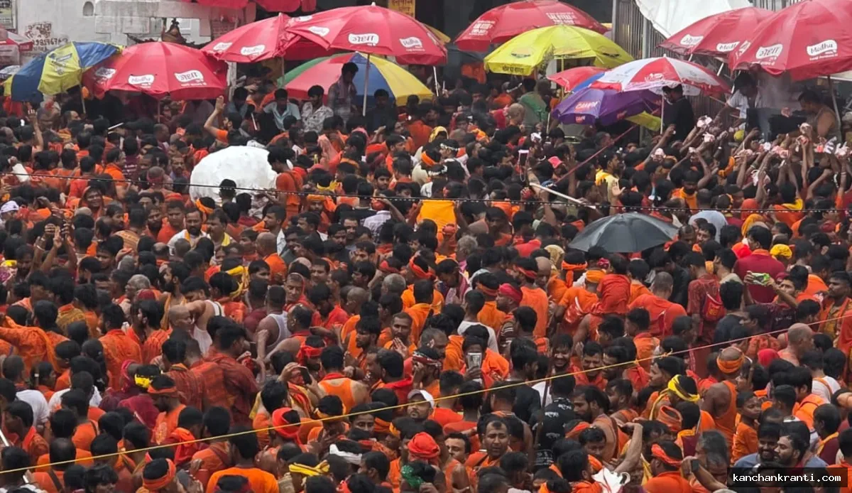 श्रावणी मेला : बाबा मंदिर कंट्रोल रूम से निगरानी, क्यू मॉनिटरिंग से श्रद्धालुओं की कतार और सुरक्षा पर पैनी नजर