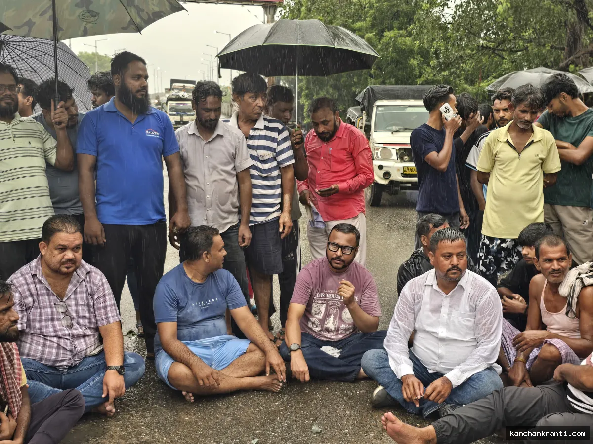कुमारधुबी-मैथन मार्ग पर झिलिया पुल का डायवर्सन तीसरी बार बहा, जलापूर्ति पाइप फटने से हाहाकार