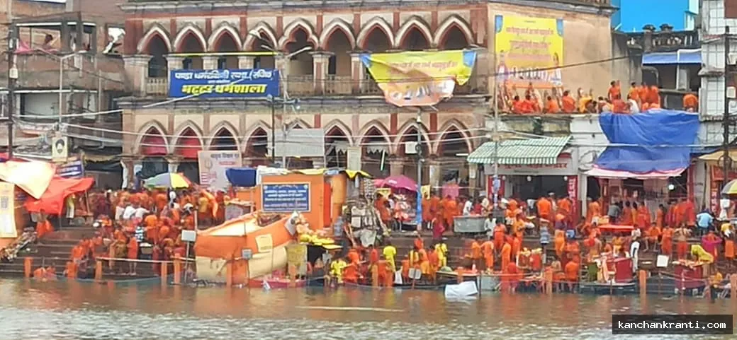 श्रावणी मेले के 20वें दिन देवघर में उमड़ा आस्था का जनसैलाब, 2.39 लाख से अधिक श्रद्धालुओं ने किया जलार्पण