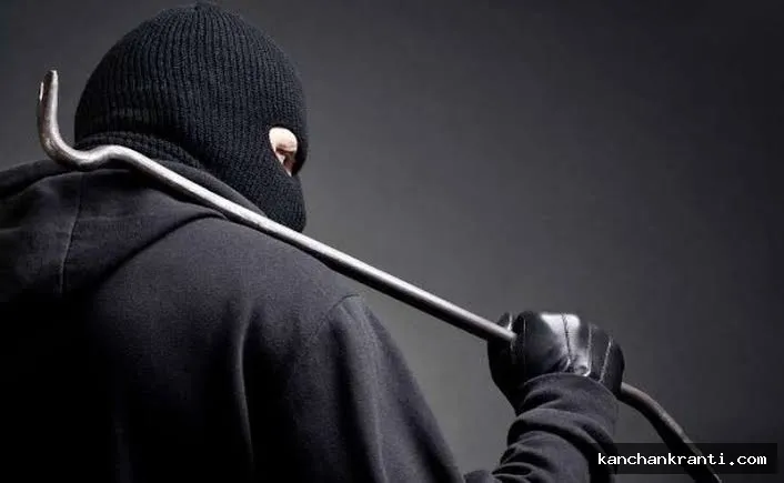 देवघर में दिनदहाड़े दुस्साहस: एसबीआई से पीछा कर बदमाशों ने ठेकेदार से छीने ढाई लाख रुपये, पीछा करने में पीड़ित घायल