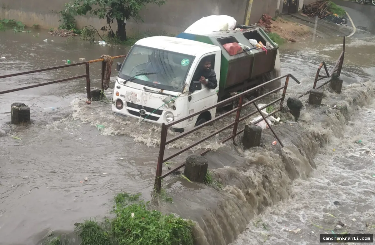 लगातार बारिश से पलामू में बिगड़े हालात: सोन व कोयल नदी उफान पर, हुसैनाबाद में अलर्ट जारी