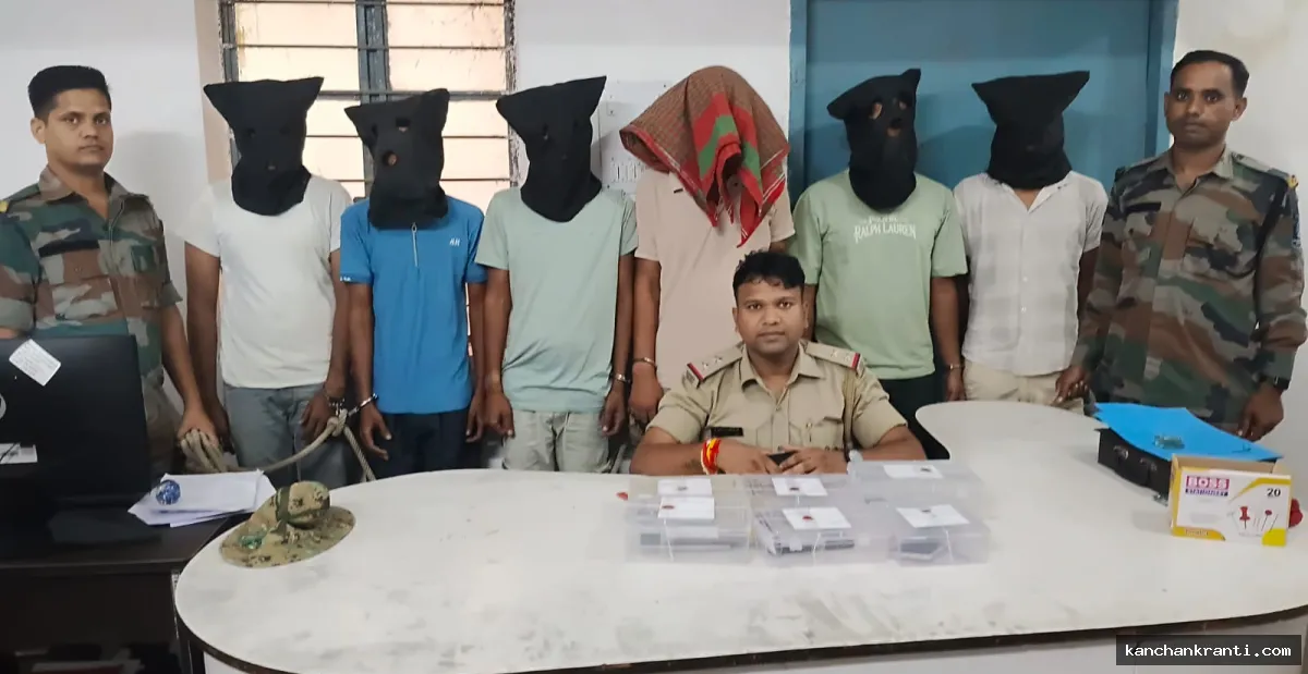 देवघर पुलिस की बड़ी कार्रवाई: Flipkart, PhonePe और PM किसान योजना के नाम पर ठगी करने वाले 6 साइबर अपराधी गिरफ्तार