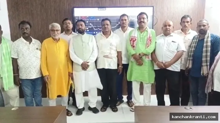 देवघर में ट्रेडिंग पाठशाला का शुभारंभ : विधायक सुरेश पासवान ने किया उद्घाटन, युवाओं को शेयर बाजार की बारीकियां सिखाएगा संस्थान