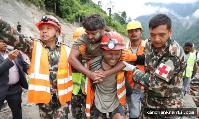 जीने का जज्बा : नेपाल के त्रिशूली 3A टनल से 10 दिन बाद सुरक्षित निकाले गए दो मजदूर, भोटेकोशी फ्लैश फ्लड के बाद चला था सेना का रेस्क्यू ऑपरेशन