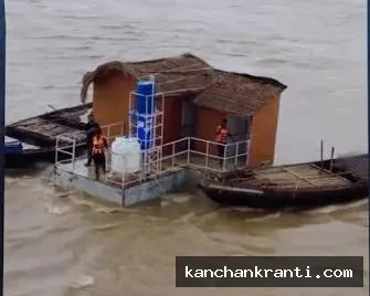 बाढ़पीड़ितों के लिए इंजीनियर प्रशांत कुमार का तैयार फ्लोटिंग वॉटर स्टेशन बना सहारा,  रोजाना मिल रहा 4000 लीटर शुद्ध पानी