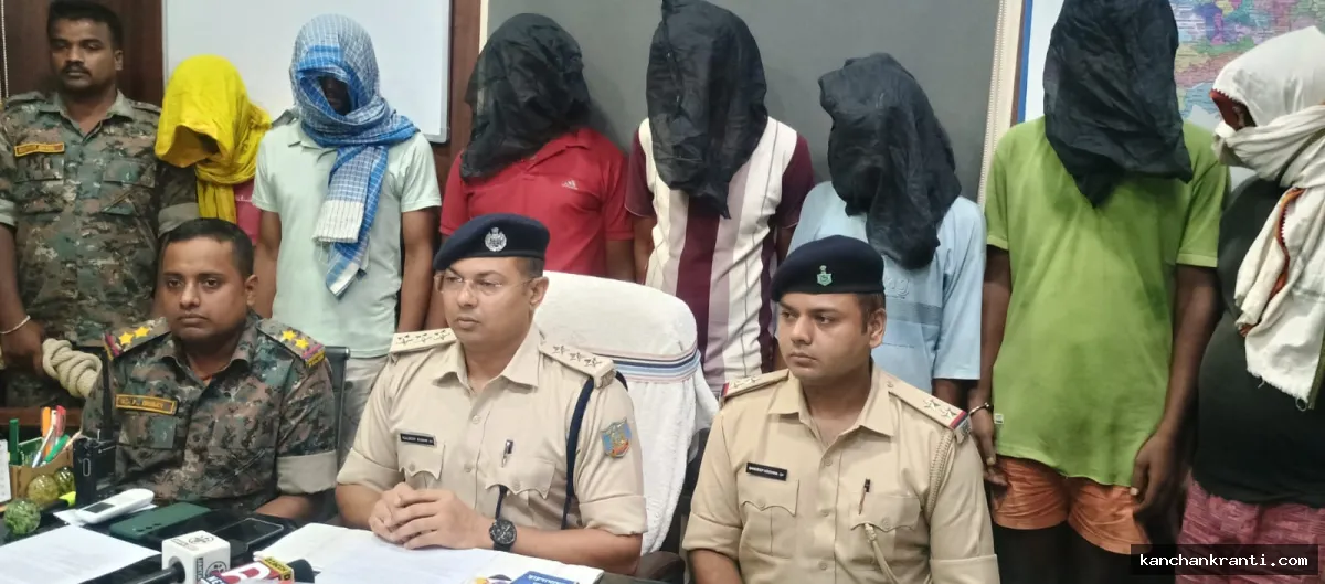 देवघर पुलिस की बड़ी कार्रवाई: मोहनपुर में ब्राउन शुगर के अवैध धंधे का भंडाफोड़, 17 ग्राम से अधिक ब्राउन शुगर और 1 लाख से ज्यादा कैश के साथ 7 तस्कर गिरफ्तार