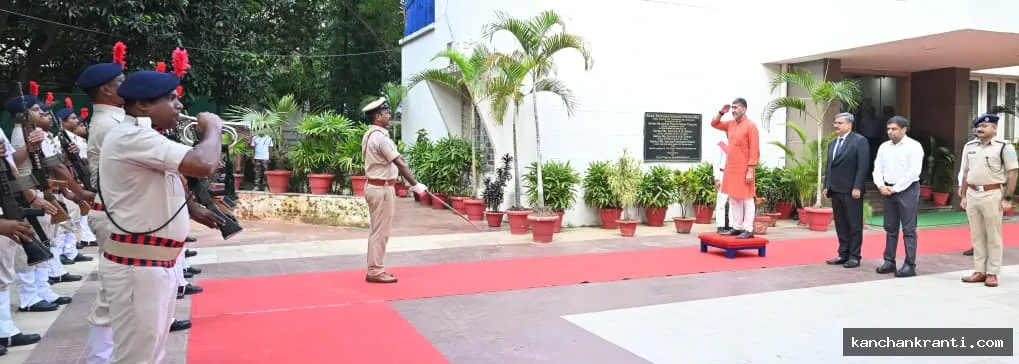 सुप्रीम कोर्ट के न्यायाधीश न्यायमूर्ति श्री चंद्रशेखर पहुंचे देवघर, डीसी और एसपी ने किया भव्य स्वागत