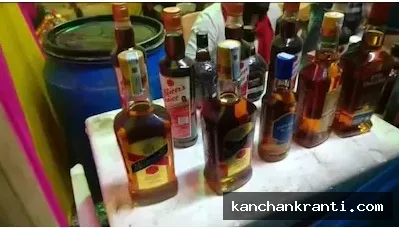बिहार में शराबबंदी : धनहा-रतवल पुल पर बस से 90 बोतल अंग्रेजी शराब बरामद, दो तस्कर गिरफ्तार
