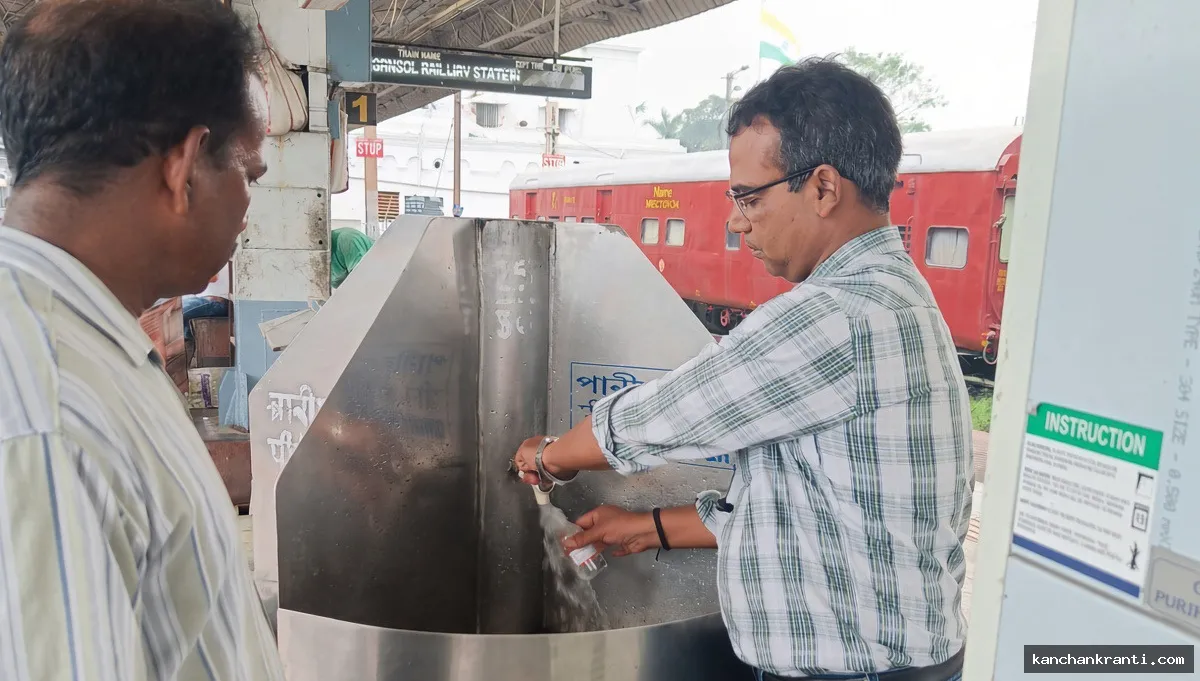 Asansol Division Safe Drinking Water Campaign: यात्रियों की सेहत को लेकर पूर्व रेलवे सतर्क, ओवरहेड और अंडरग्राउंड टैंकों की हो रही विशेष सफाई