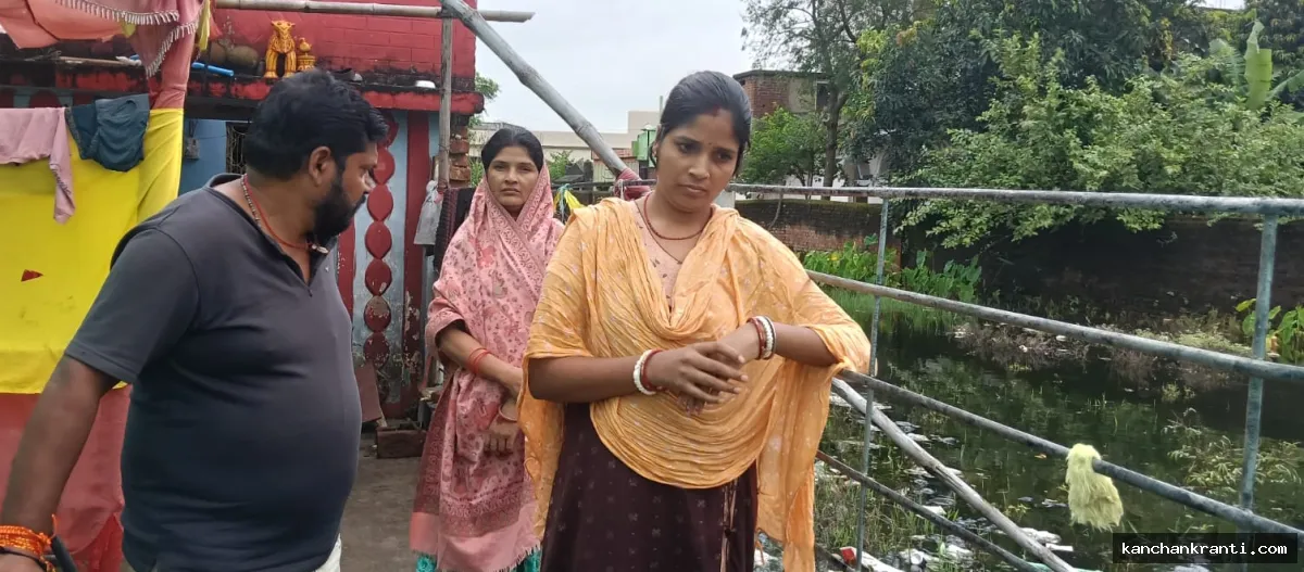 मधुपुर वार्ड 8 में स्वच्छता अभियान की खुली पोल: जलजमाव और सड़ते कचरे के बीच जीने को मजबूर परिवार