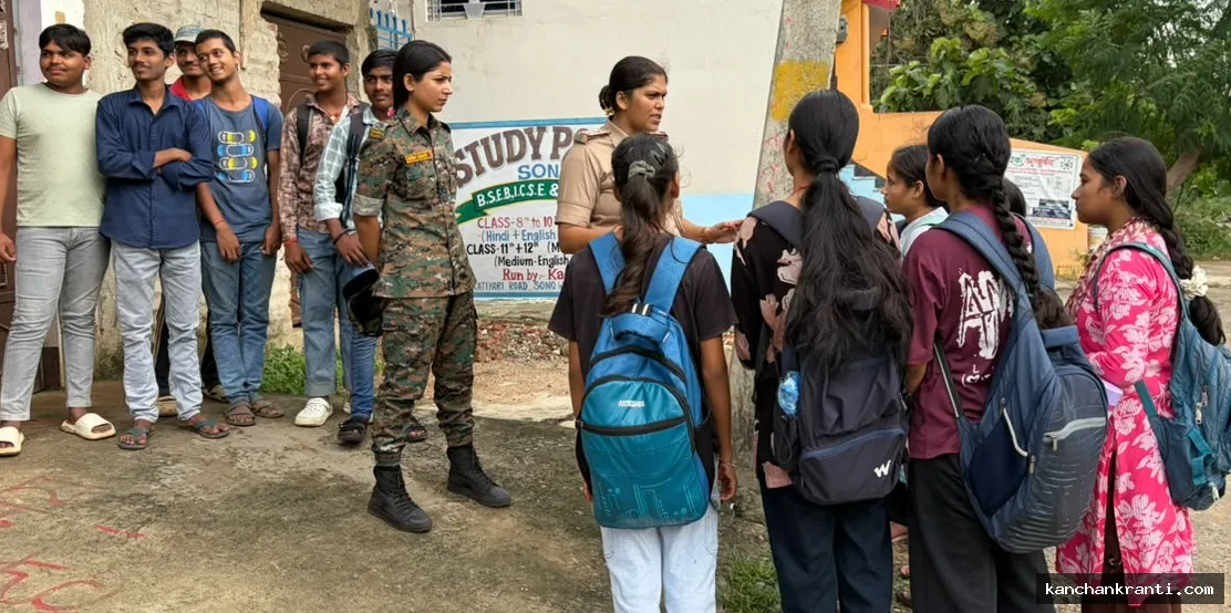 महिलाओं और बालिकाओं की सुरक्षा को लेकर जमुई पुलिस सख्त, प्रमुख बाजारों में उतरी पुलिस दीदी टीम