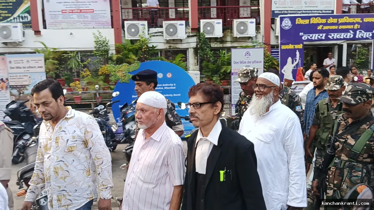 गैंगस्टर फहीम खान के घर एके-47 से फायरिंग मामले में तीन आरोपियों को ताउम्र कैद की सजा