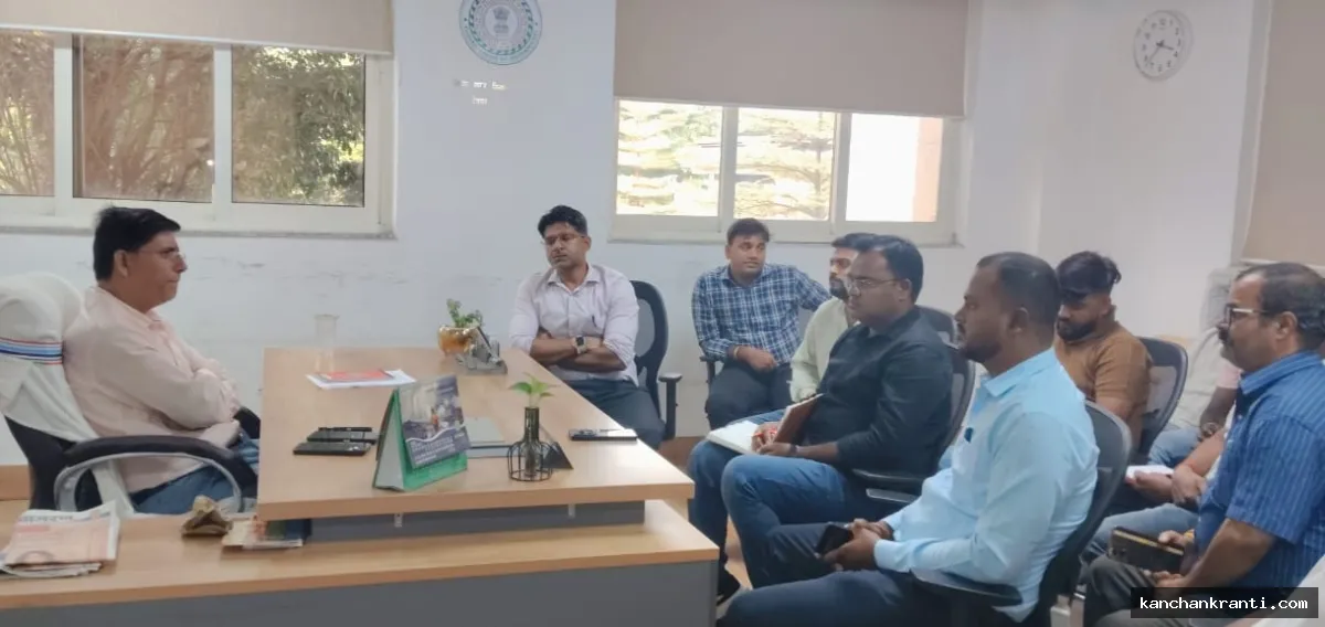 Deoghar News: सॉलिड वेस्ट मैनेजमेंट पर प्रशासन सख्त: कचरा उठाव बढ़ाने के निर्देश, शहर को कूड़ा-मुक्त बनाने के लिए विशेष कार्ययोजना तैयार
