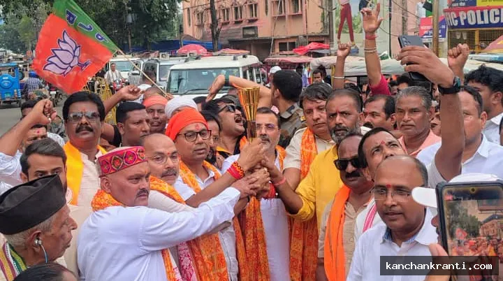 Deoghar News: देवघर में संकल्प ज्योति यात्रा के दौरान कार्यकर्ताओं ने ली विकसित भारत की शपथ, सांसद निशिकांत दुबे ने राहुल पर बोला तीखा हमला