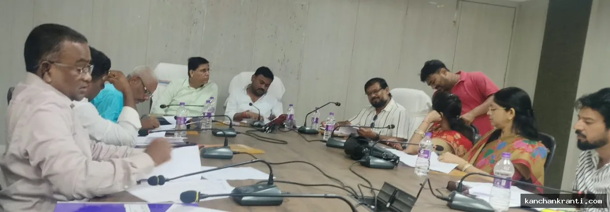 देवघर नगर निगम की बैठक में अतिक्रमण पर सख्ती के निर्देश, सरकारी जमीन कब्जामुक्त कराने पर जोर