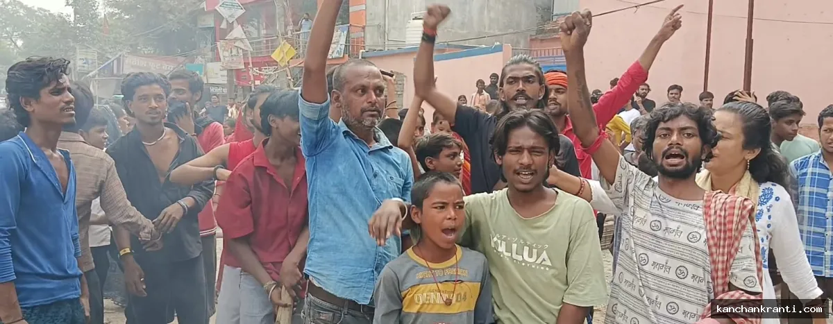 Muzaffarpur News: स्कूल में करंट से झुलसी छात्रा का हाथ काटने की नौबत, न्याय के लिए सड़क पर उतरे परिजन, 3 घंटे जाम