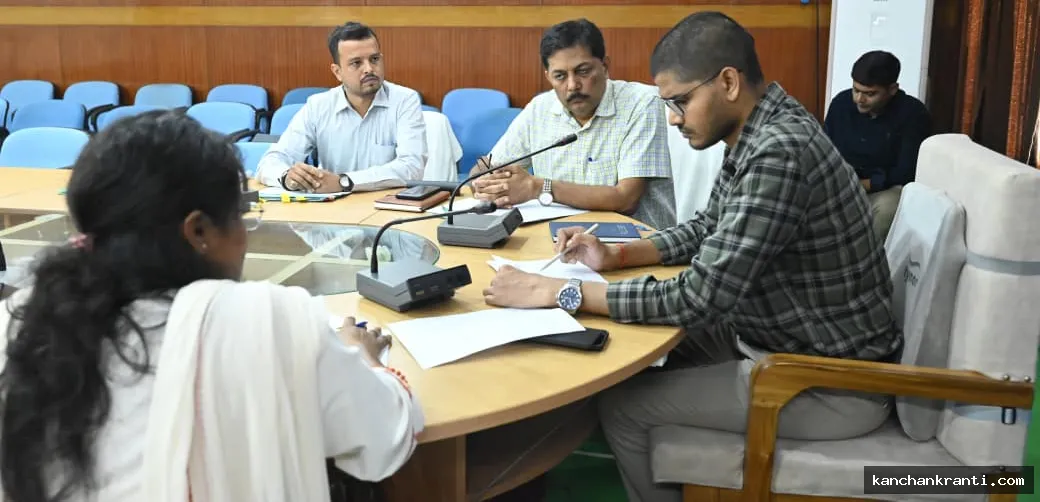 धीमी प्रगति पर DDC का सख्त रुख: देवघर में किसानों को आत्मनिर्भर बनाने के लिए आपसी समन्वय से कार्य करने का आदेश