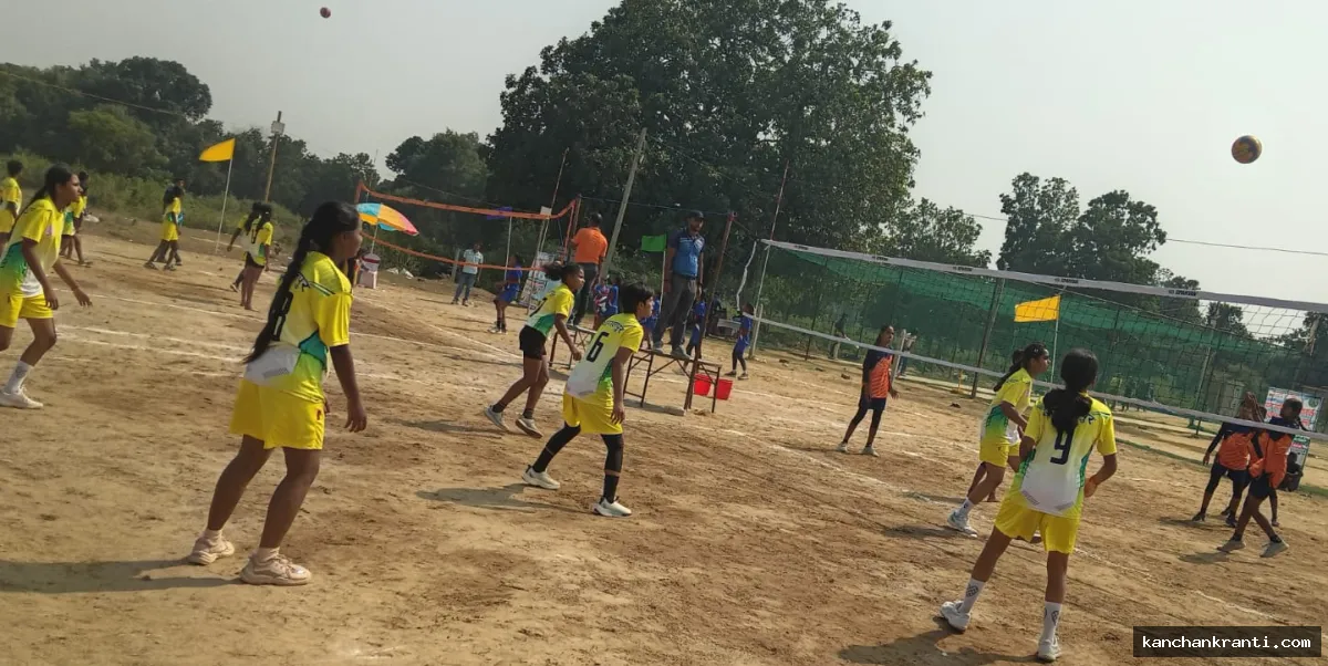 जमुई में राज्य स्तरीय बालिका वॉलीबॉल प्रतियोगिता के मुकाबले रोमांचक, तीनों वर्गों के सेमीफाइनल तय