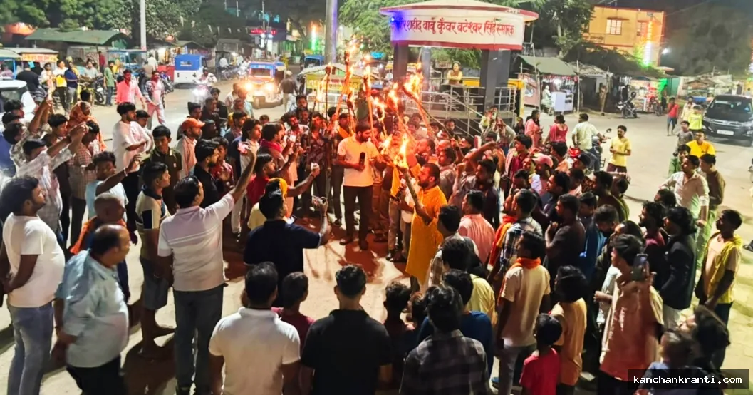 दियाजोरी सामूहिक दुष्कर्म मामले के विरोध में महगामा में मशाल जुलूस, दोषियों पर कार्रवाई की मांग