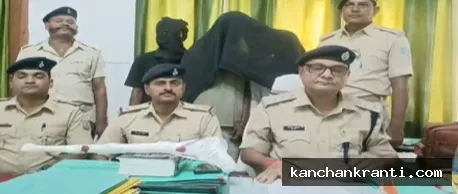 बड़ी कार्रवाई: पुलिस की छापेमारी में 5 देसी कट्टा और एक बंदूक के साथ तीन गिरफ्तार