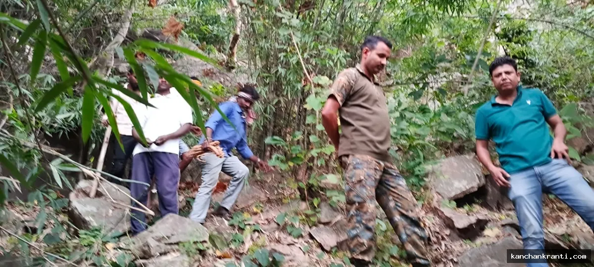 डिगरिया पहाड़ की चोटी पर मिला अज्ञात महिला का शव, हत्या की आशंका से सनसनी